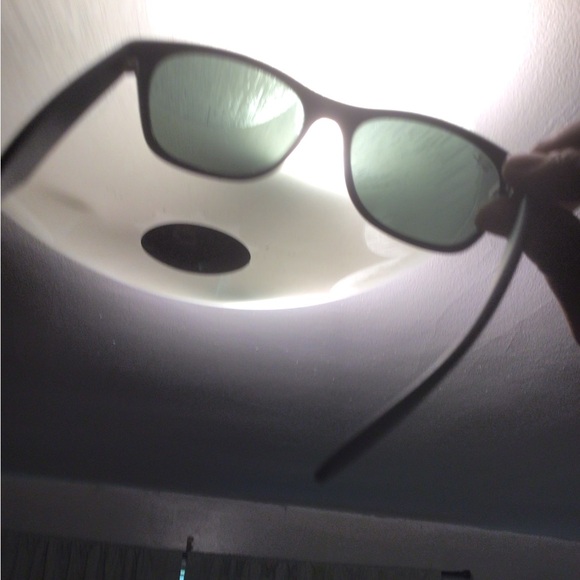 RAY -BAN NEW WAYFARER MATTE BLACK FRAME SUNGLASSES WITH CASE
